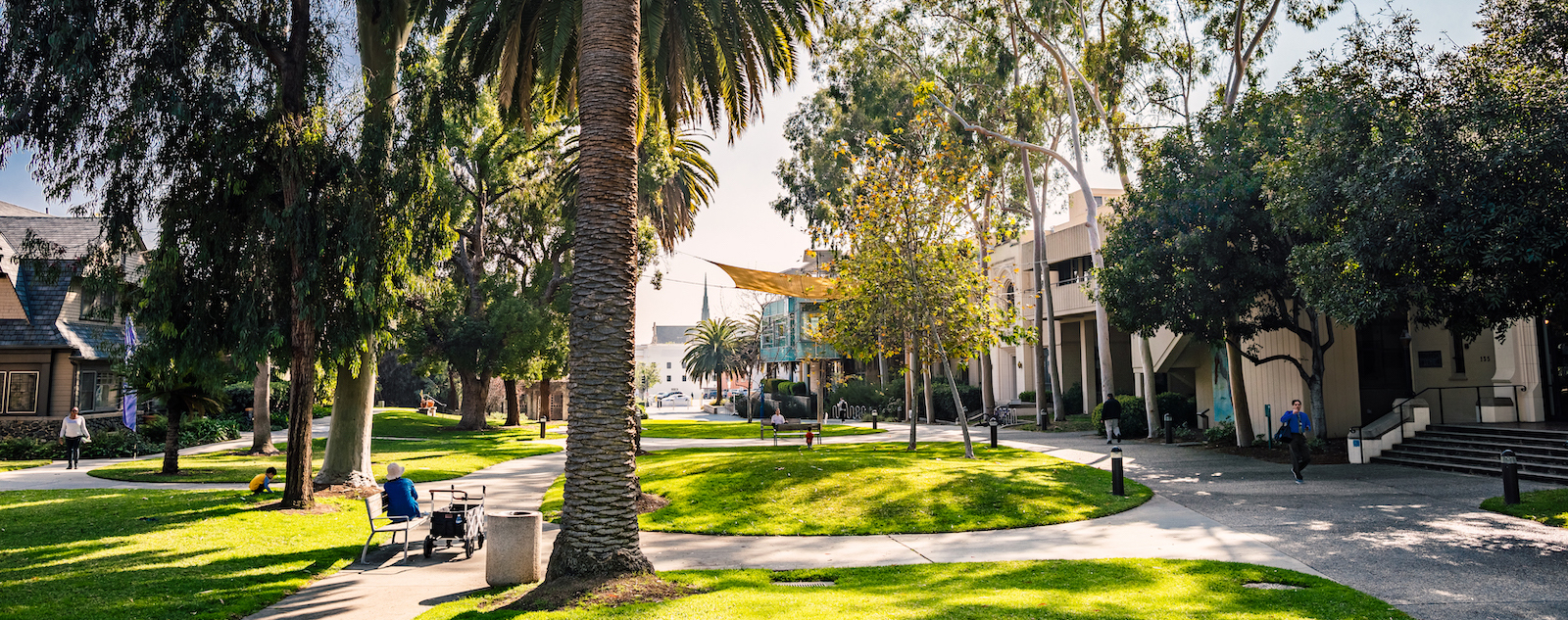 Arol Burns Mall 1600x633 Arol Burns Mall